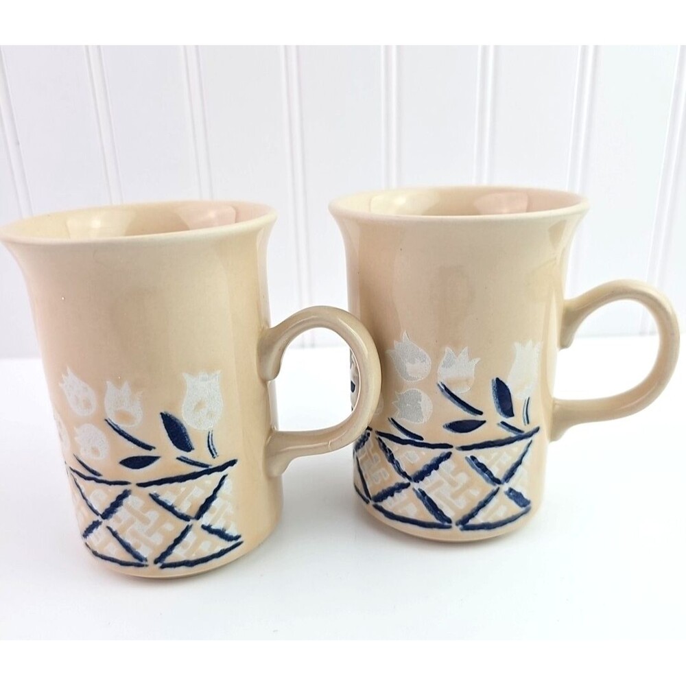 Churchill Tulip Flower Lattice Mugs Pair Blue 1980s England Stoneware Set 2